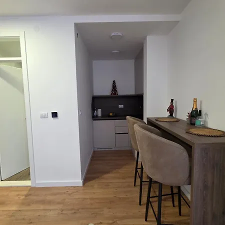 Aparthotel Versus