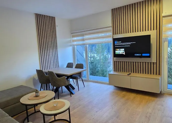 Versus アパートホテル ヤホリナ